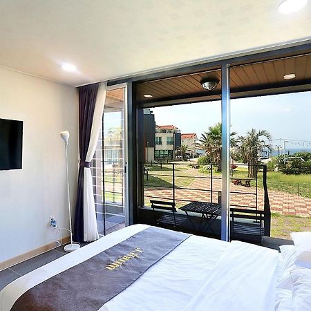 J Raum Resort Seogwipo Eksteriør bilde