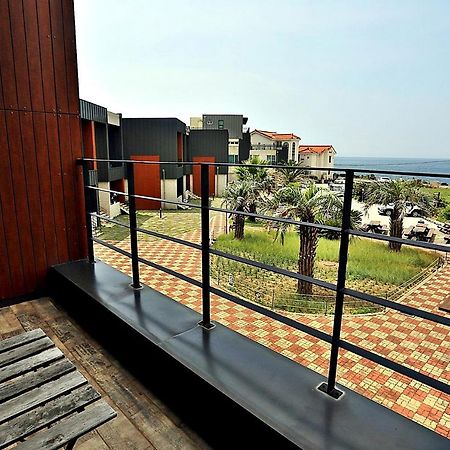 J Raum Resort Seogwipo Eksteriør bilde