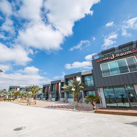 J Raum Resort Seogwipo Eksteriør bilde