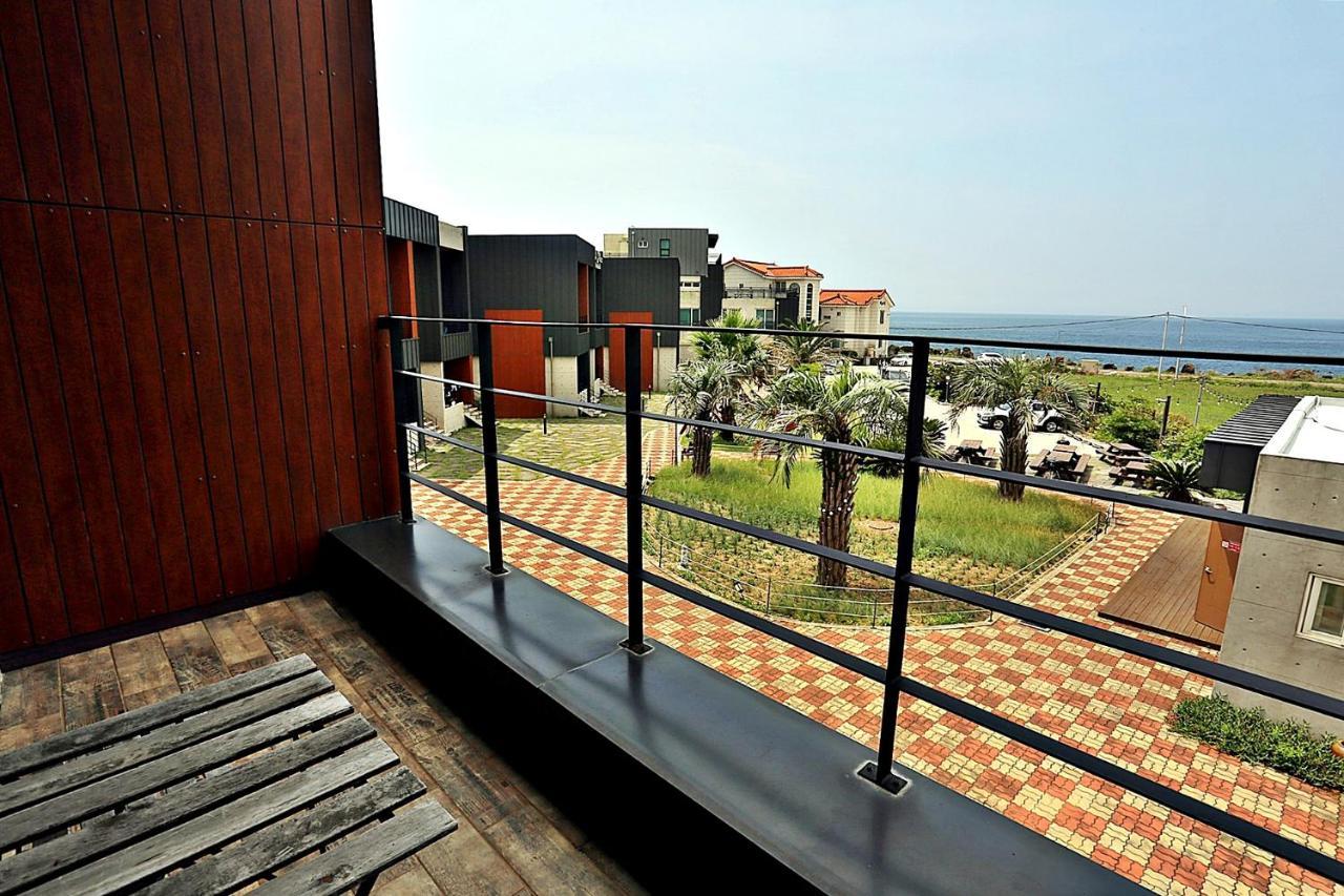 J Raum Resort Seogwipo Eksteriør bilde