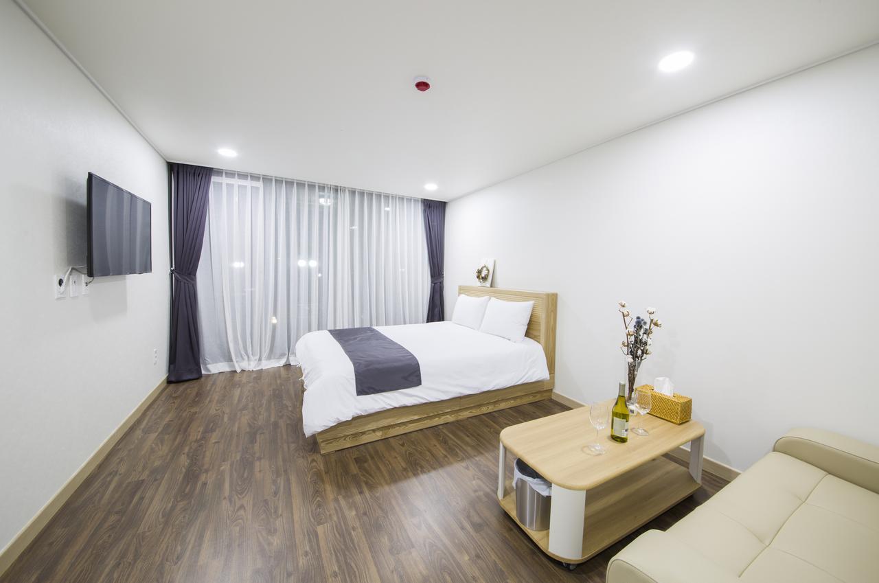 J Raum Resort Seogwipo Eksteriør bilde