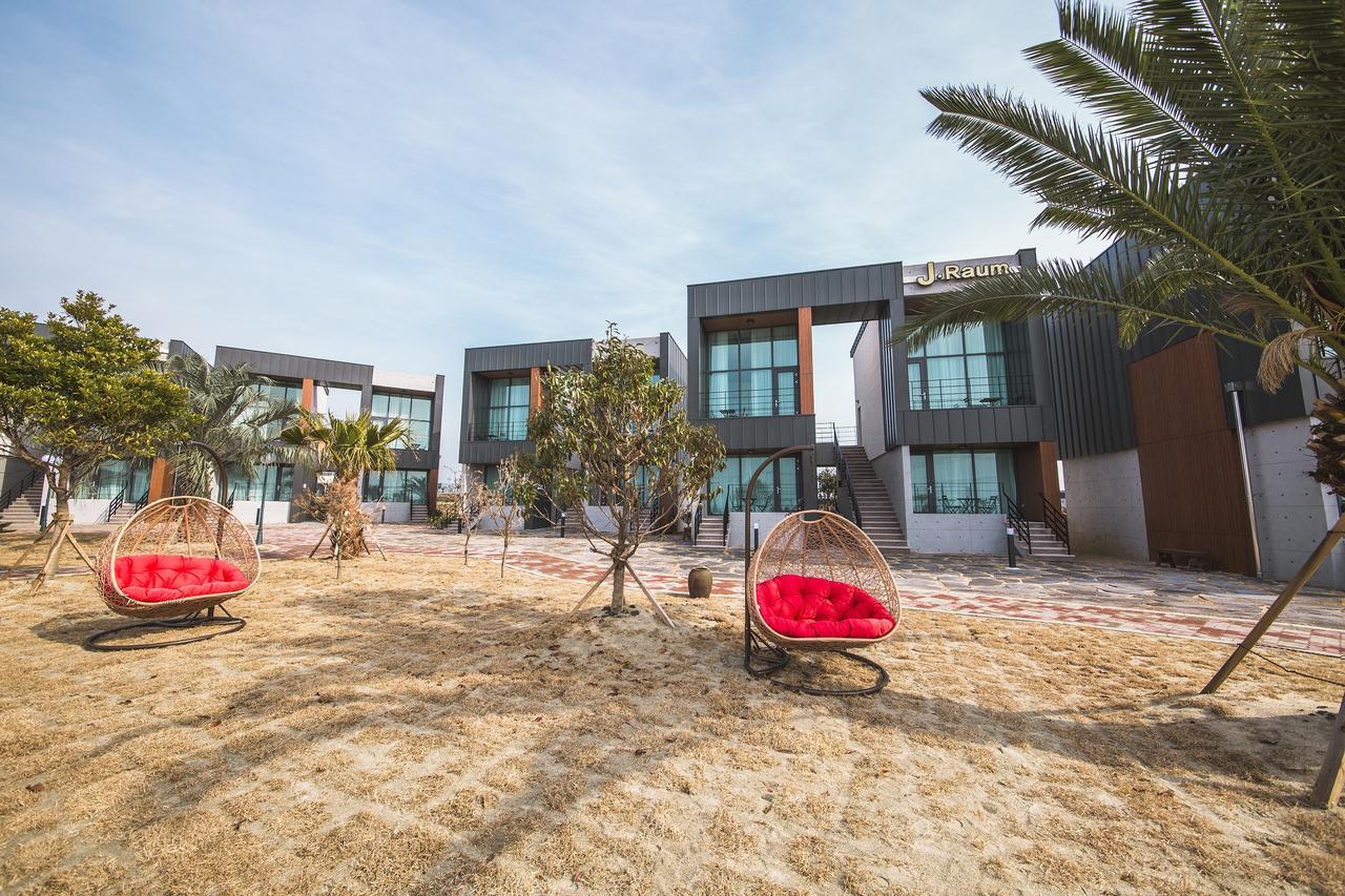 J Raum Resort Seogwipo Eksteriør bilde