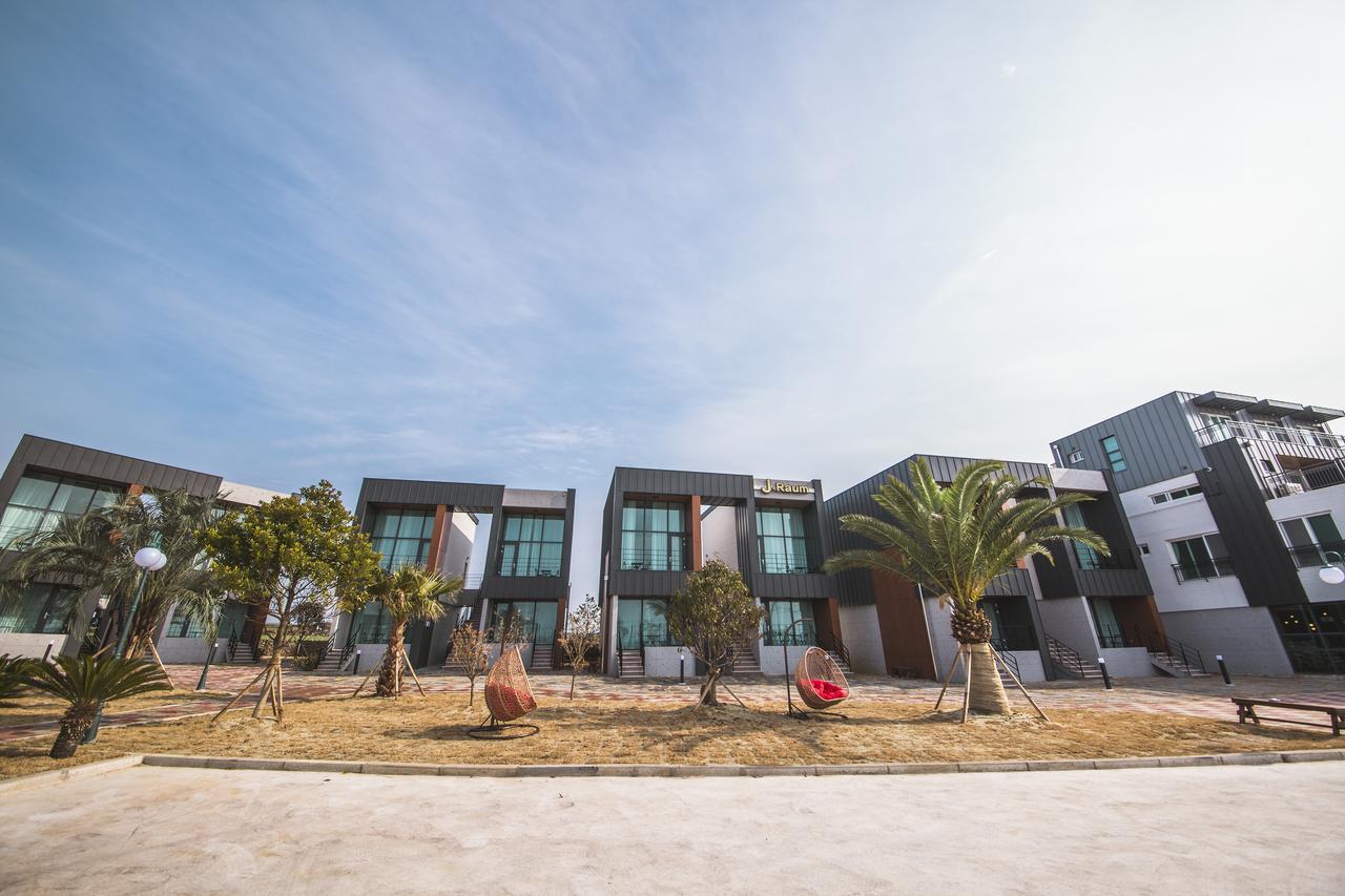 J Raum Resort Seogwipo Eksteriør bilde
