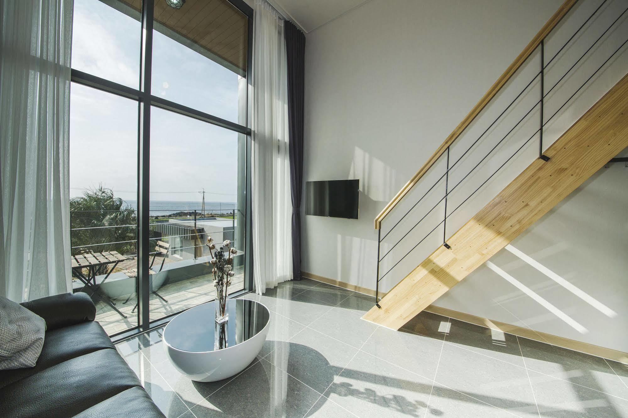 J Raum Resort Seogwipo Eksteriør bilde